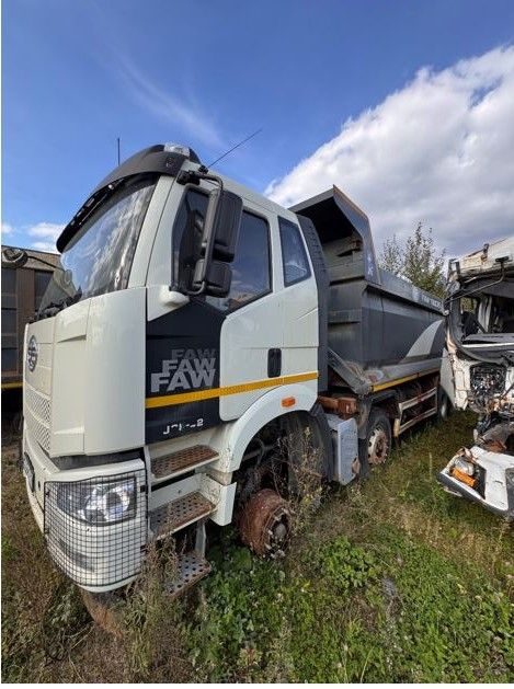FAW J6