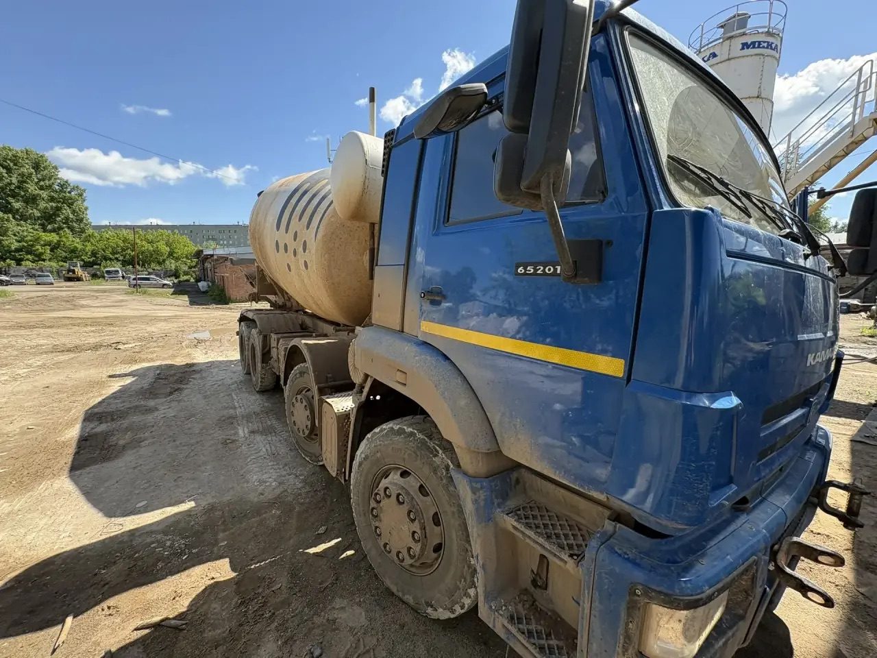 КАМАЗ 65201 8x4 Автобетоносмеситель