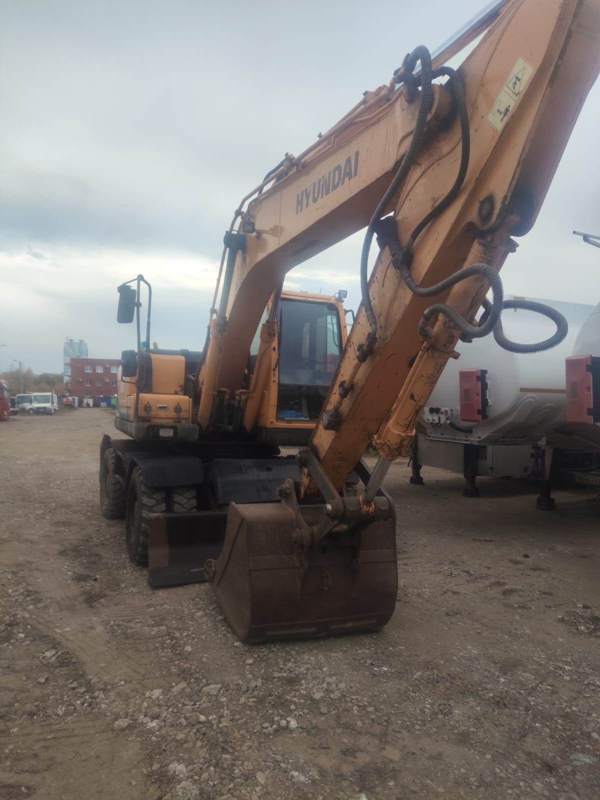 Hyundai R180* Экскаватор колесный