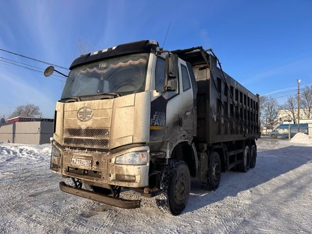 FAW J6 8x4 Самосвал