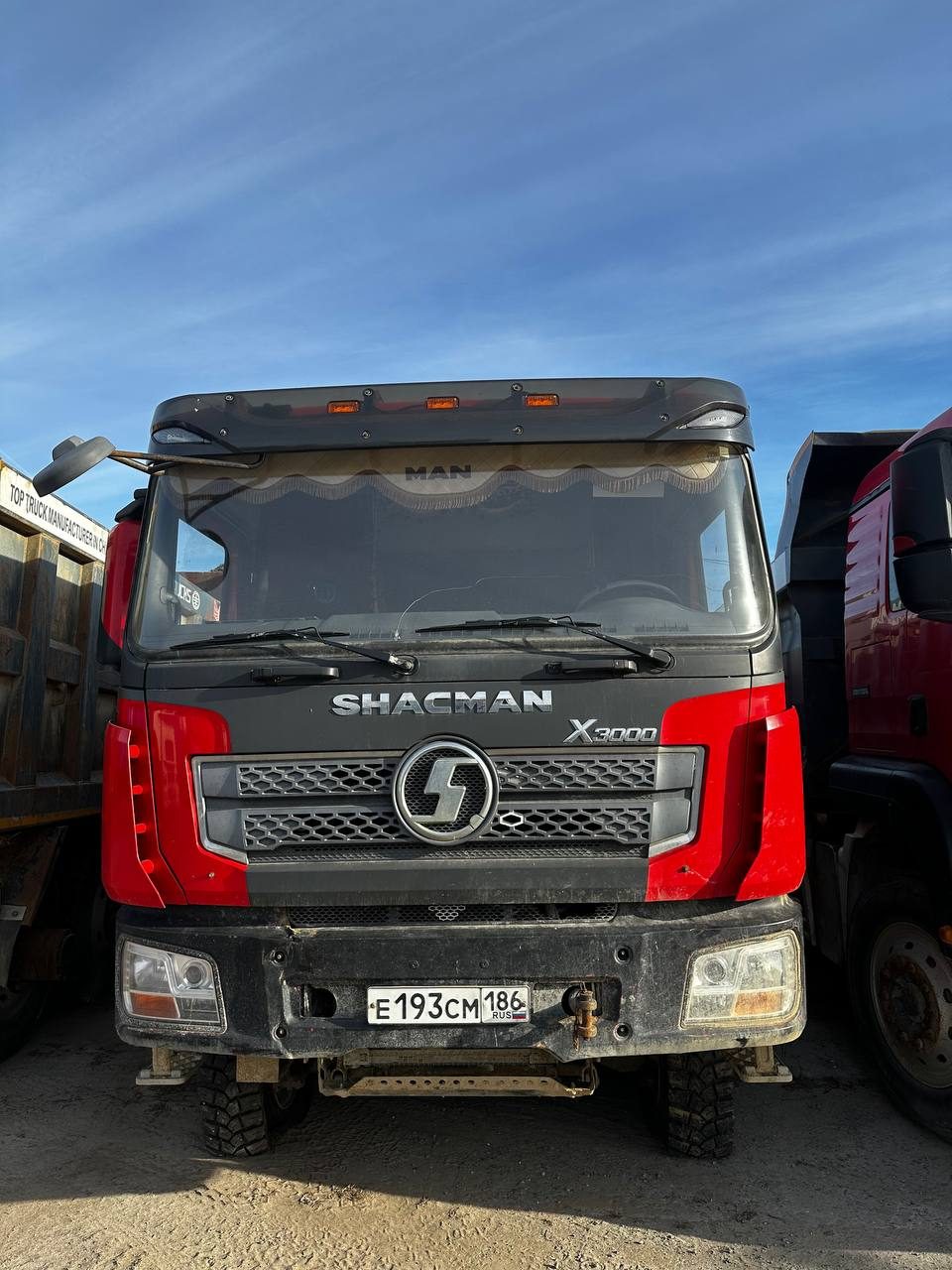 Shacman SX* 6x6 Самосвал