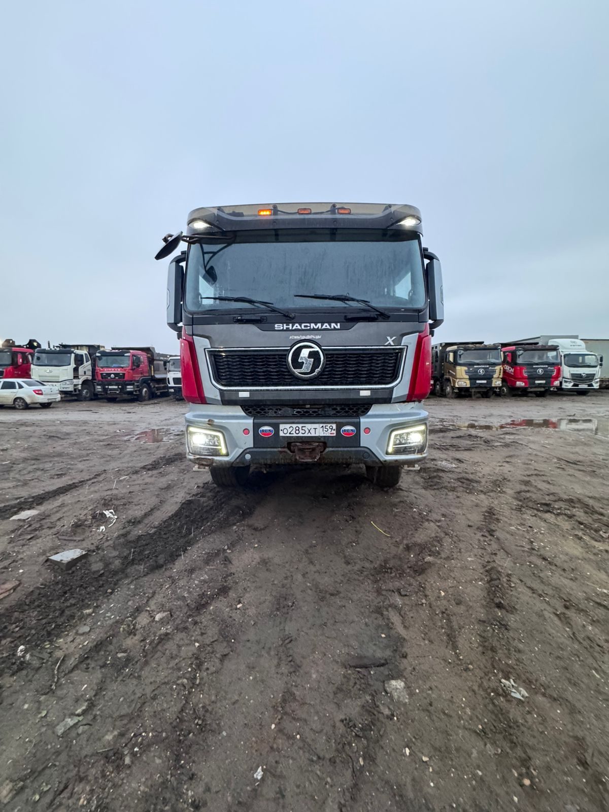Shacman SX* 8x4 Самосвал