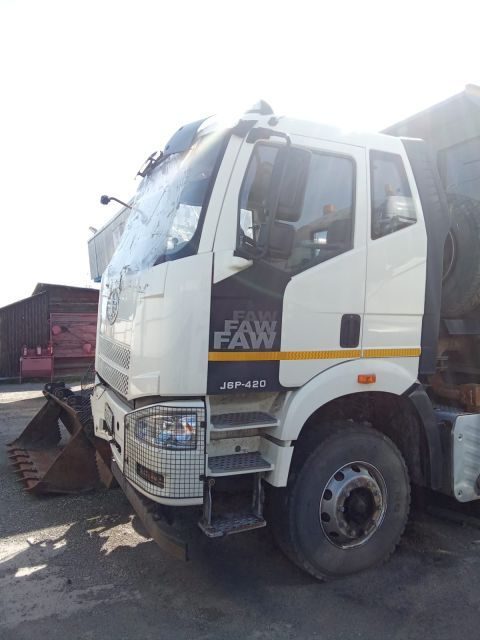 FAW J6