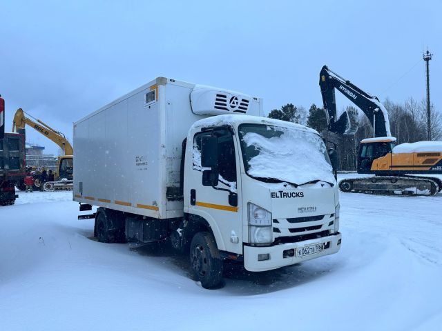 Isuzu NPR75
