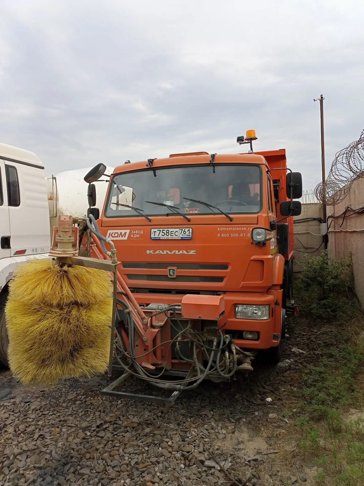 Комплексные ЭД* на шасси КамАЗ 6520 6x4 КДМ