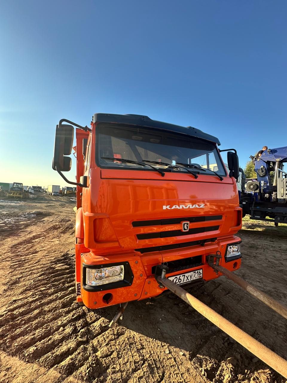 СмолМаш СДК* на шасси КамАЗ 6520 6x4 КДМ