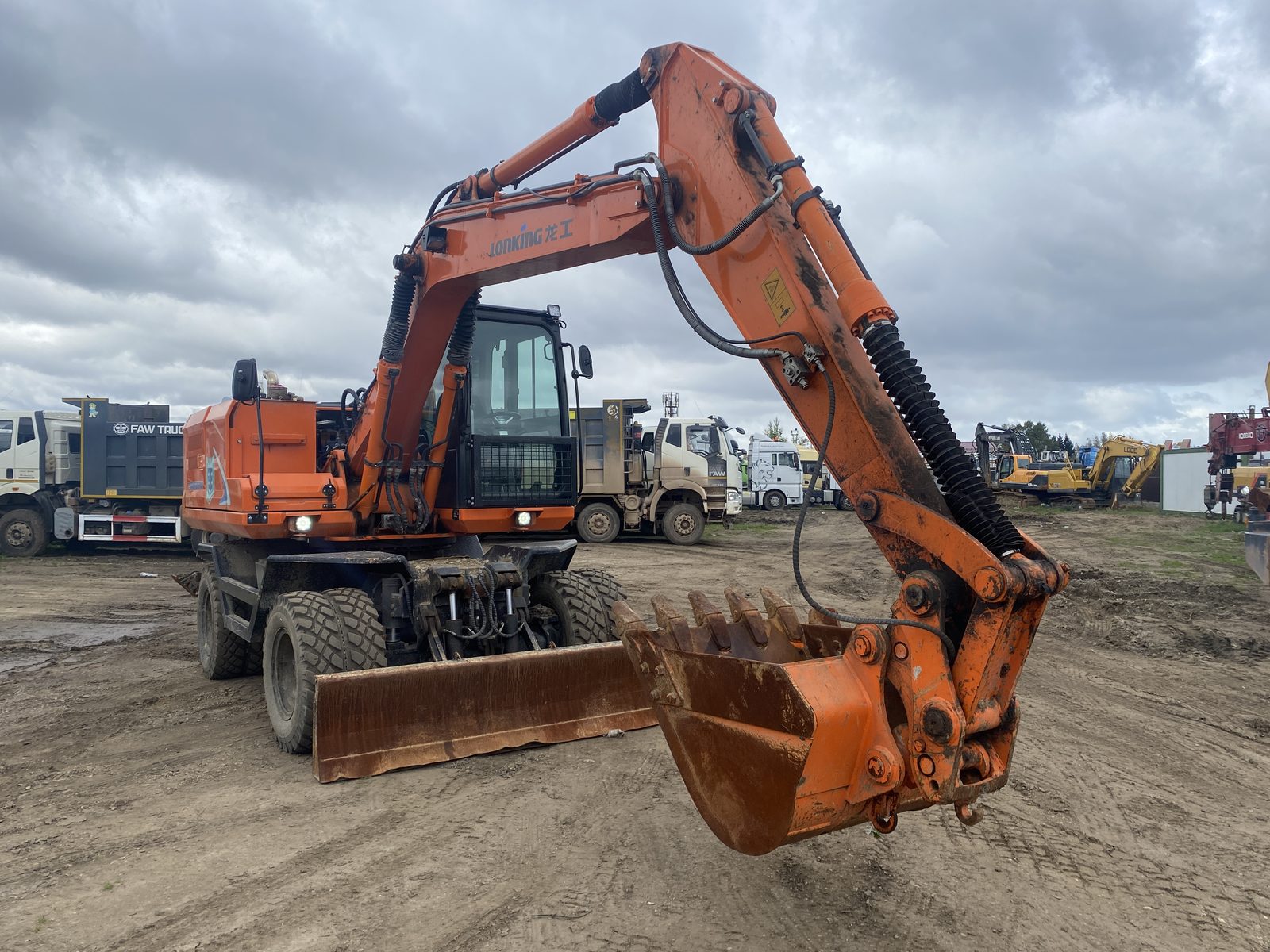 Lonking CDM6150* Экскаватор колесный