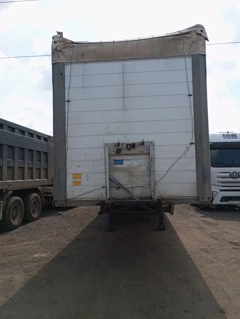 Schmitz 9084 Полуприцеп шторный