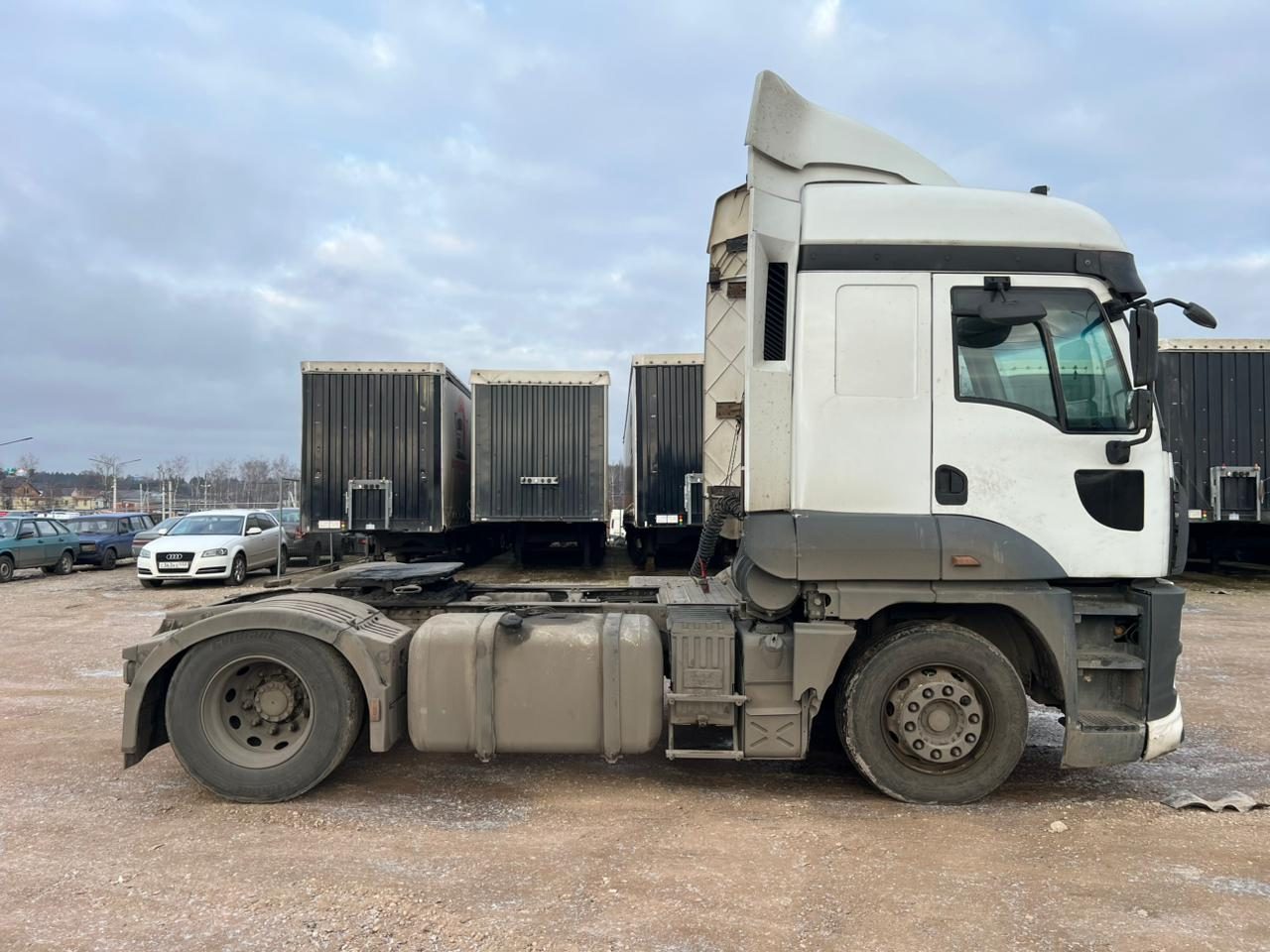 Ford Cargo 4x2 Седельный тягач