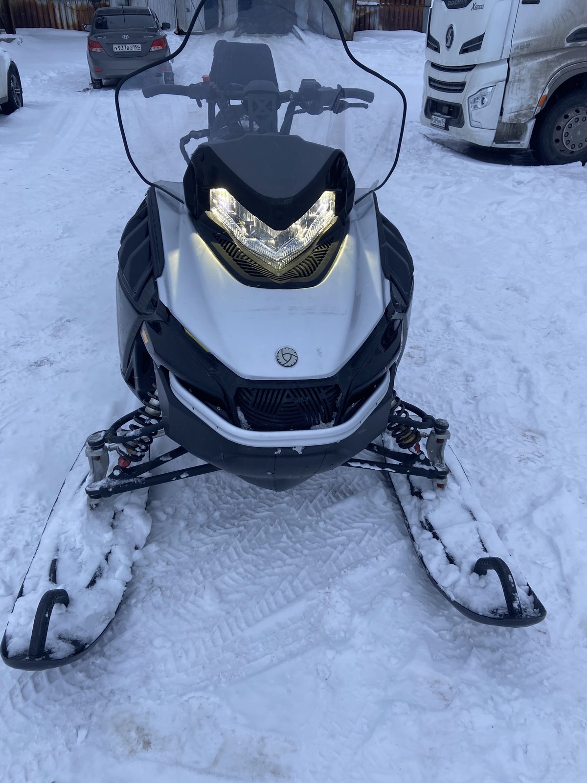 Русская Frontier 1000 Снегоход