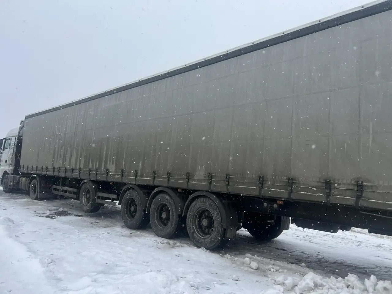 Тонар 97882 Полуприцеп шторный