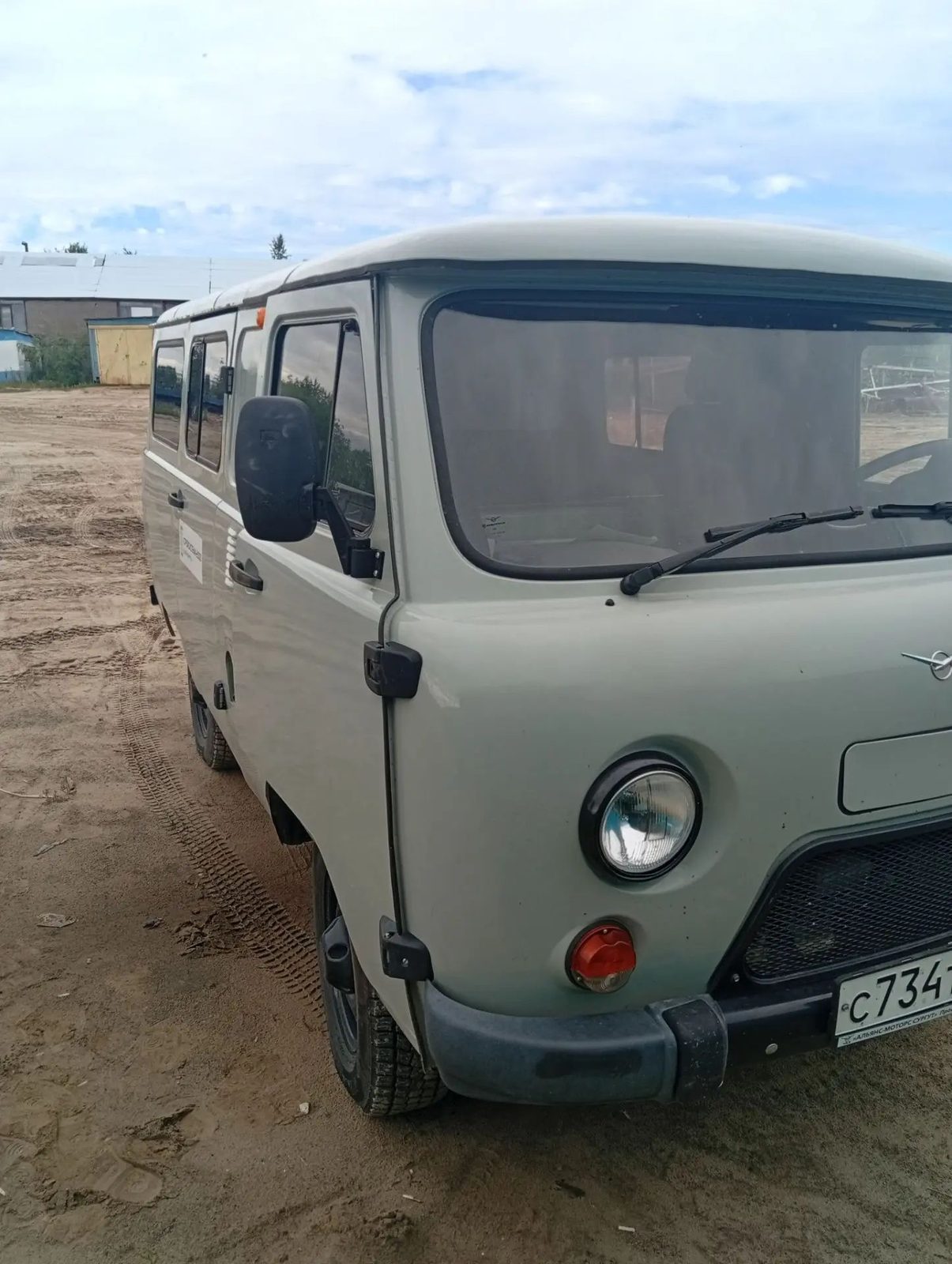 UAZ 3909* Грузопассажирский