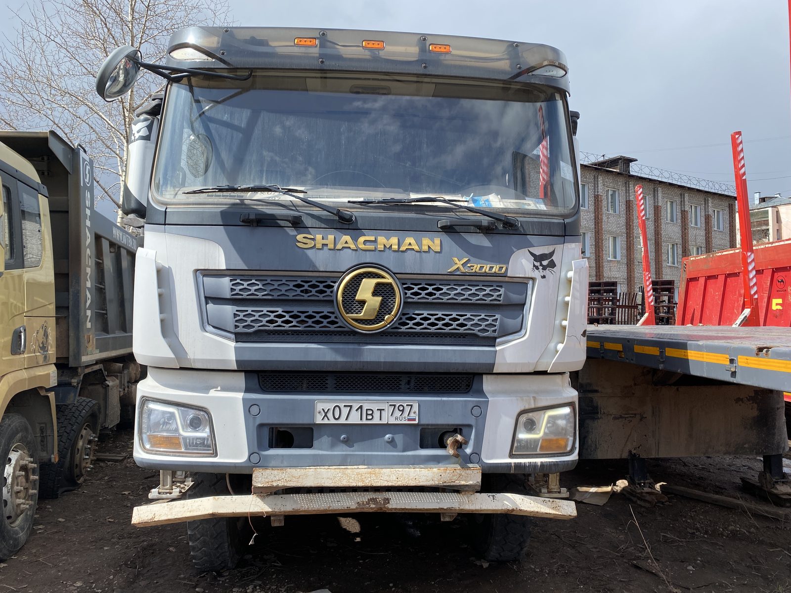 Shacman SX* 6x6 Самосвал