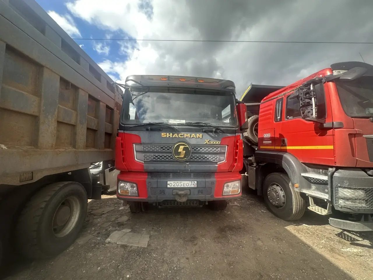 Shacman SX* 8x4 Самосвал
