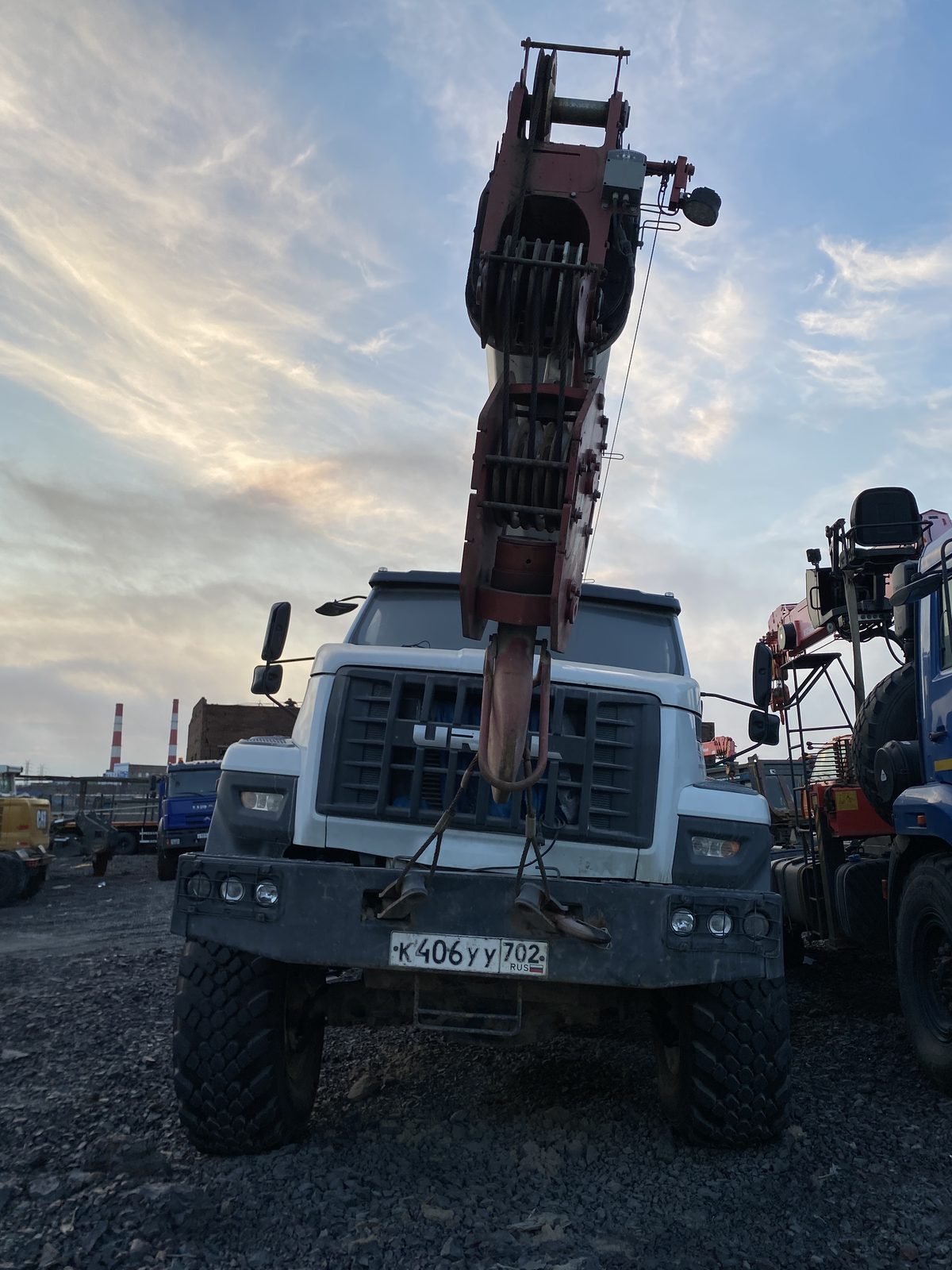 Челябинский КС-5573* на шасси Ural NEXT 4320 6x6 Автокран