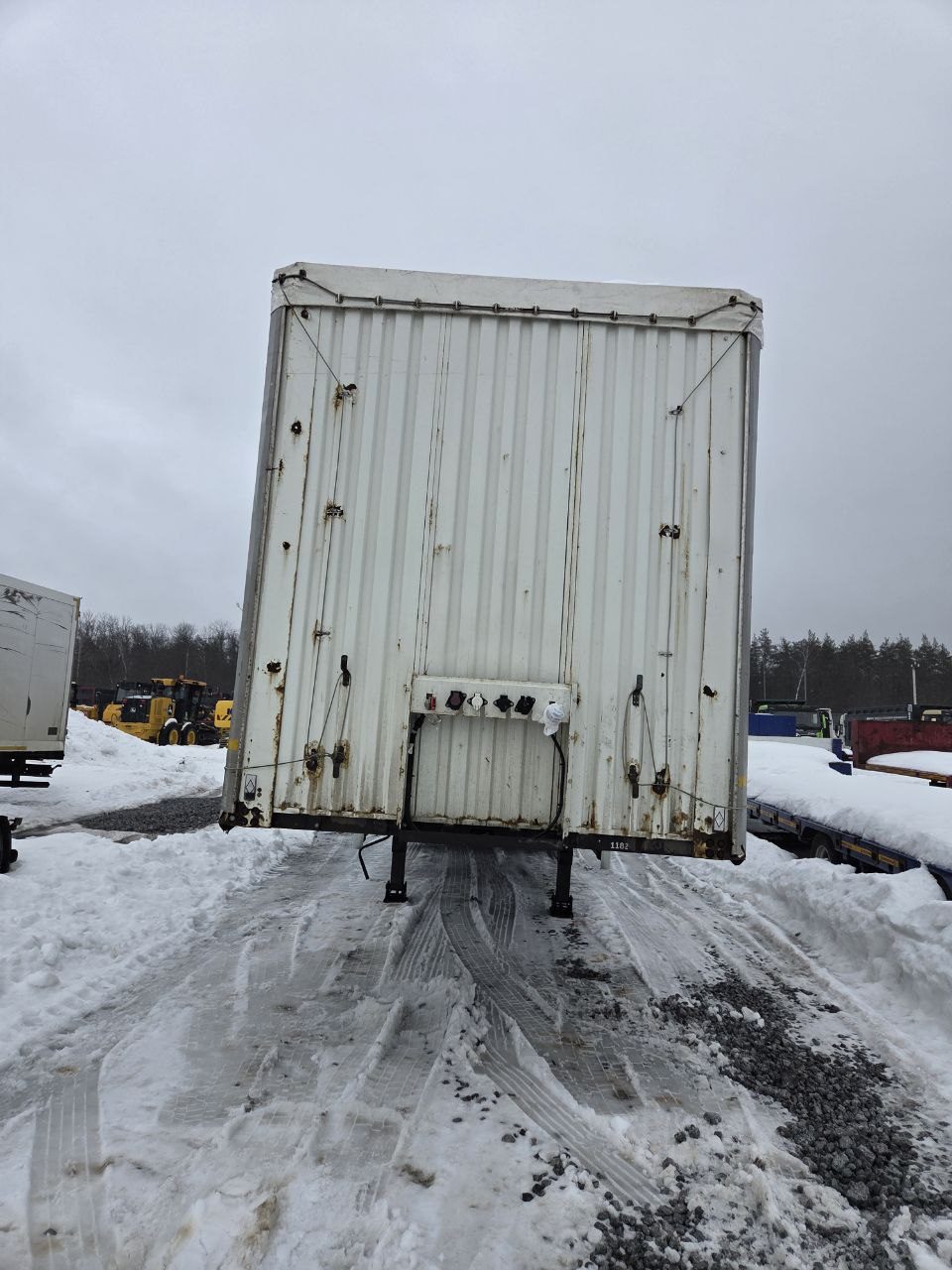 МАЗ 5885* Полуприцеп шторный