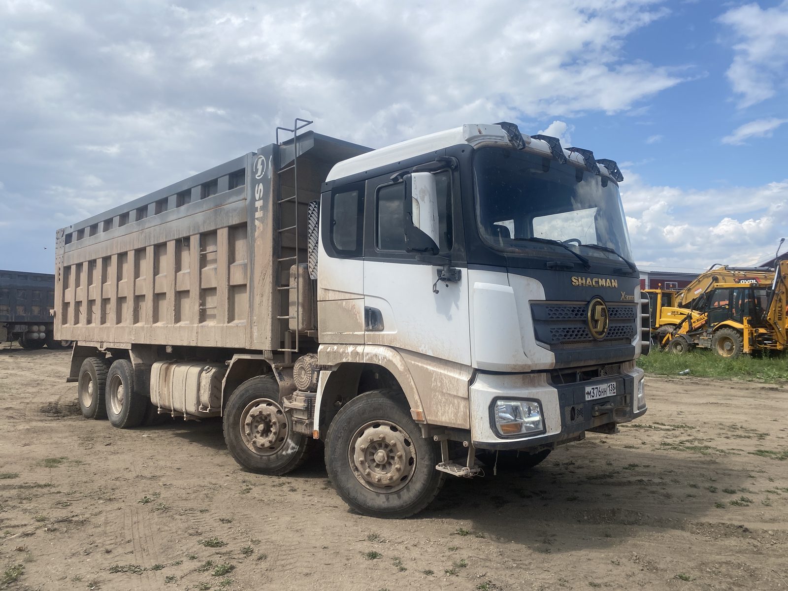 Shacman SX* 8x4 Самосвал