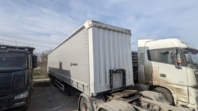 V-Trailer 329