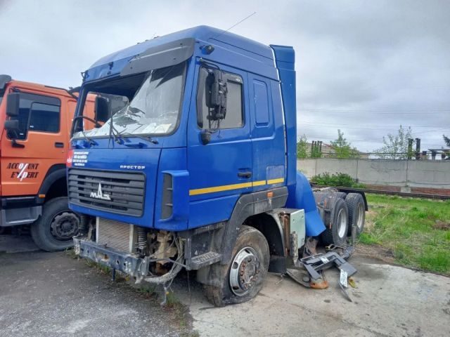 МАЗ Седельный тягач МАЗ 643028