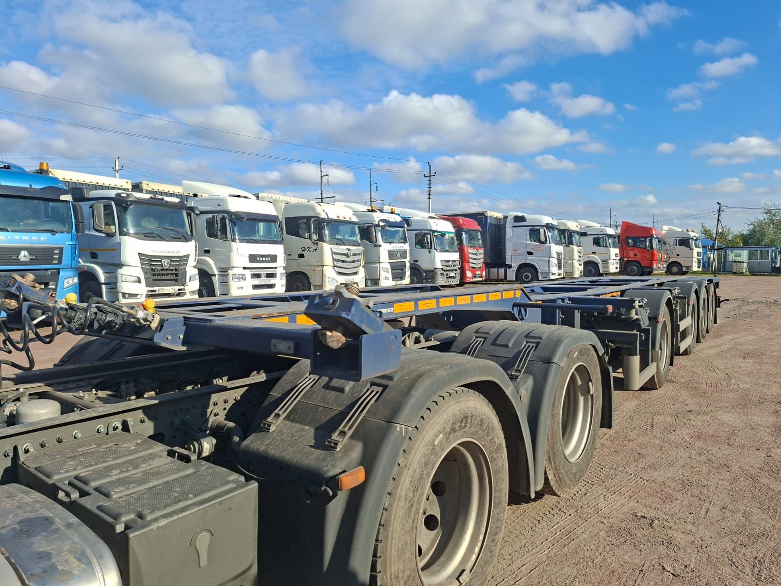 УРАЛ 9465* Полуприцеп контейнеровоз 4 оси
