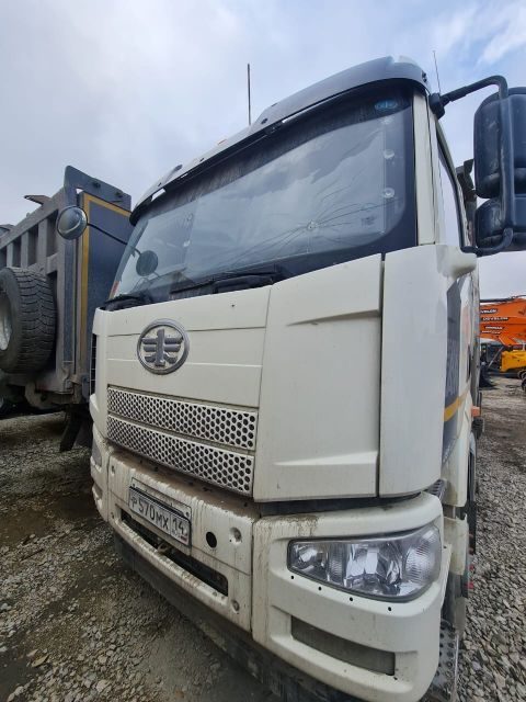 FAW J6