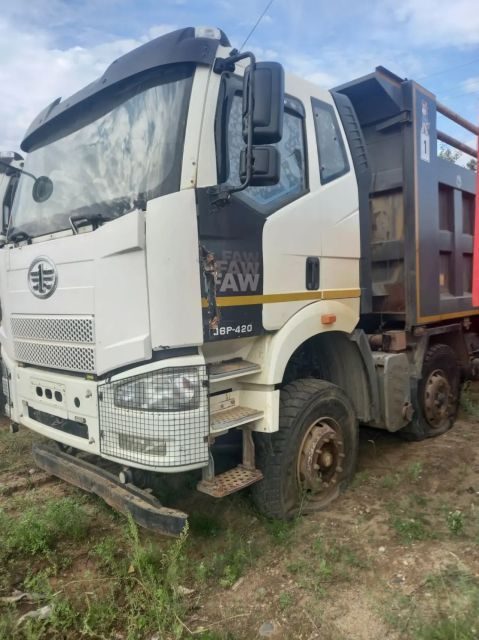 FAW J6