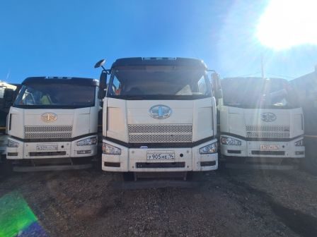 FAW J6