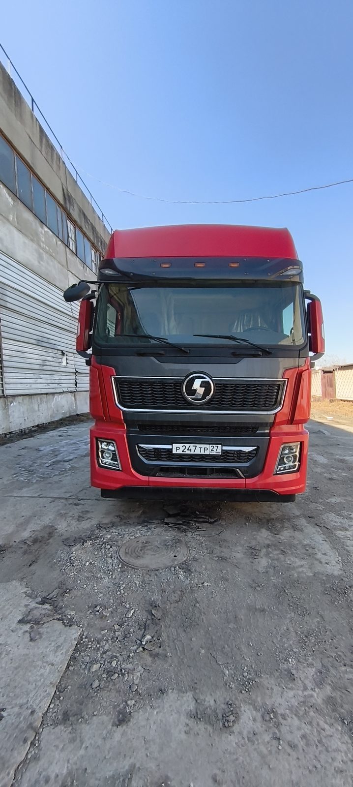 Shacman SX* 6x4 Седельный тягач