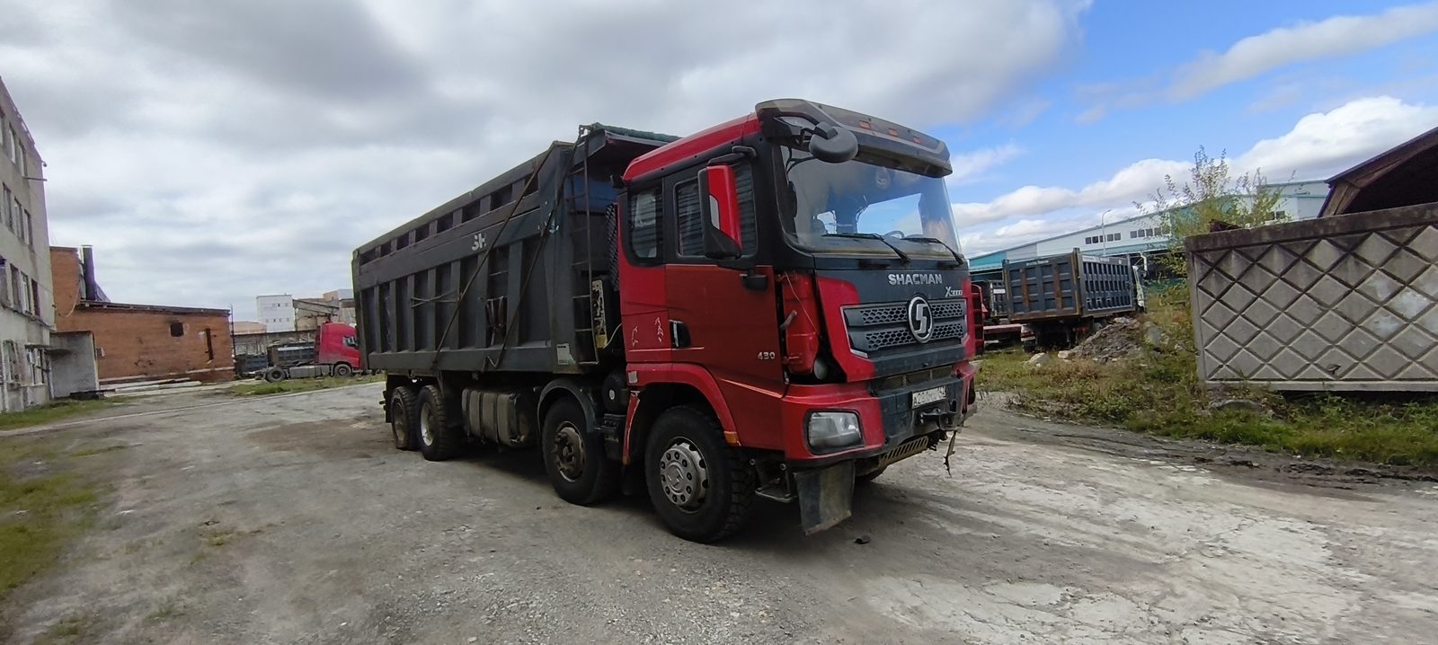 Shacman SX* 8x4 Самосвал