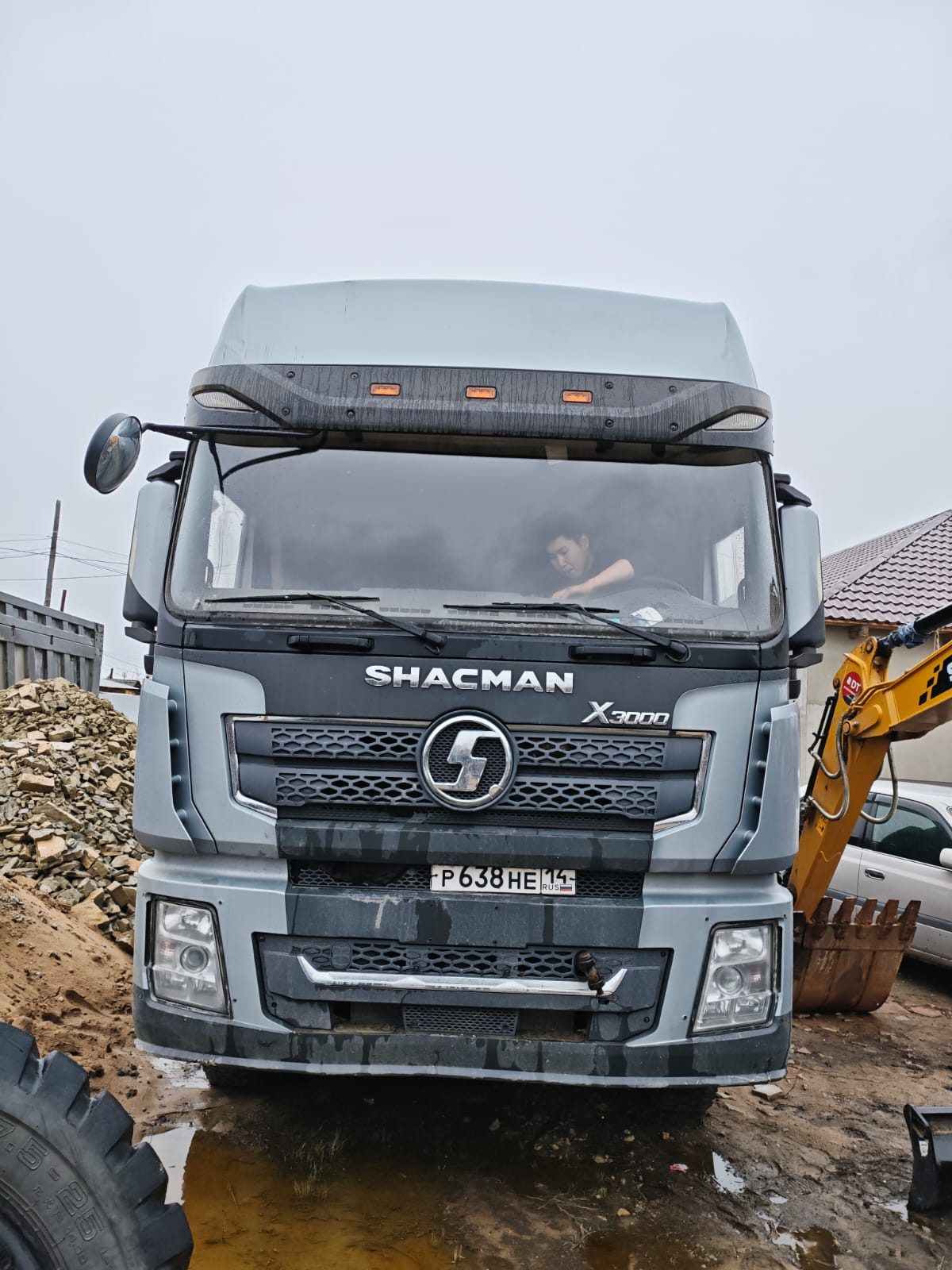 Shacman SX* 6x4 Седельный тягач