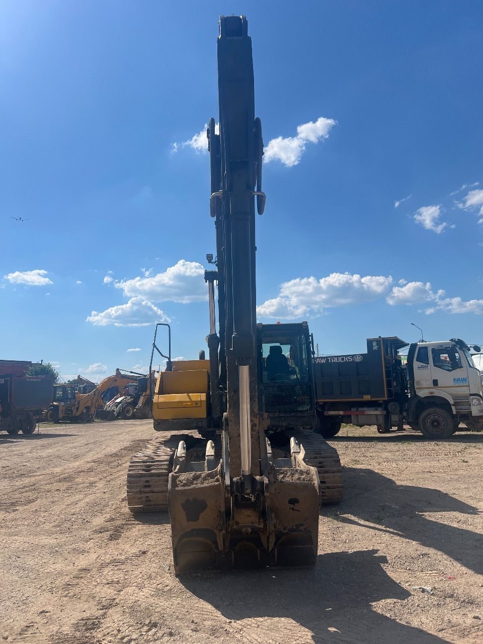 TZCO TZ260* Экскаватор