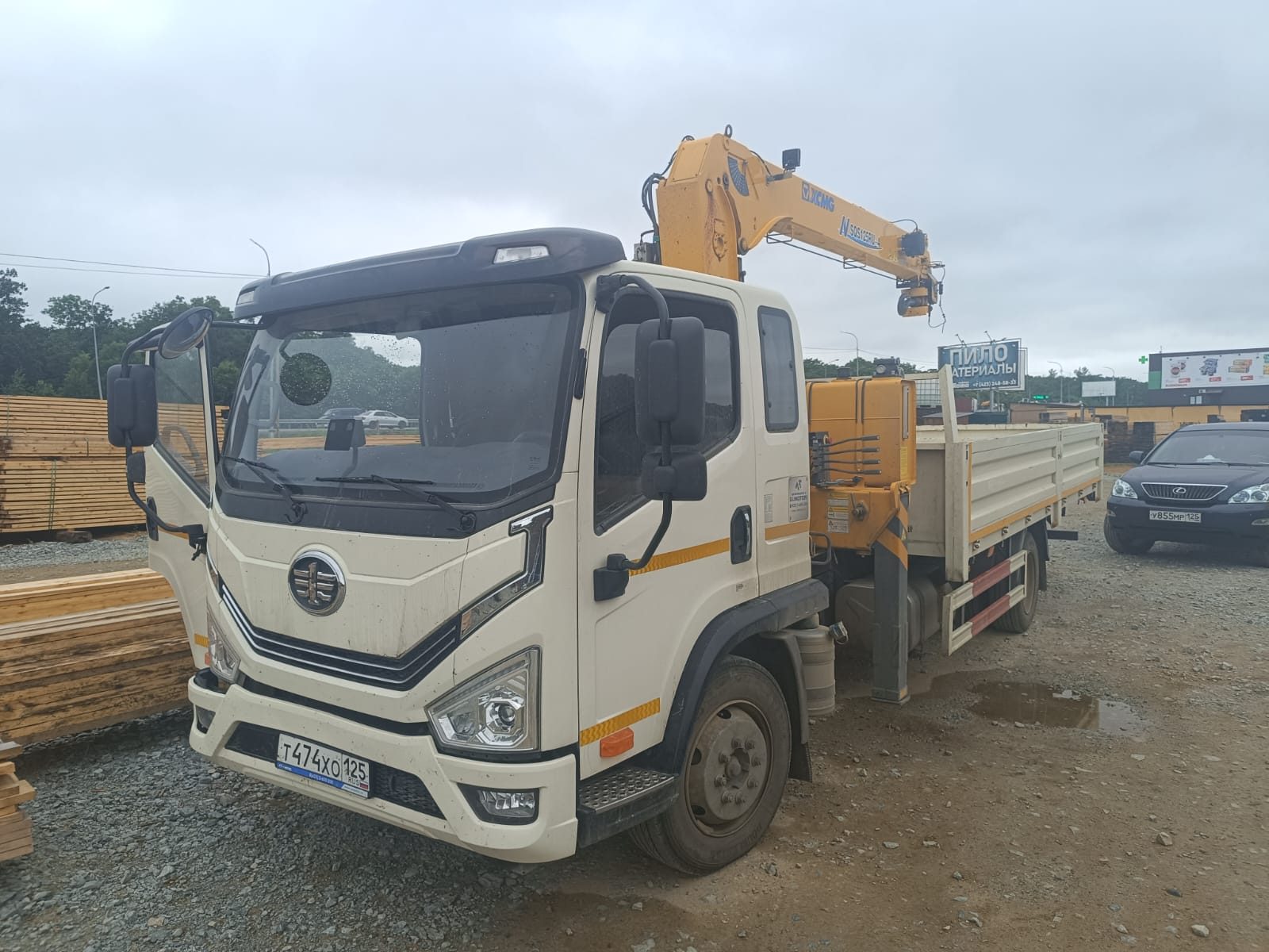 FAW Tiger V 4x2 Бортовой с КМУ