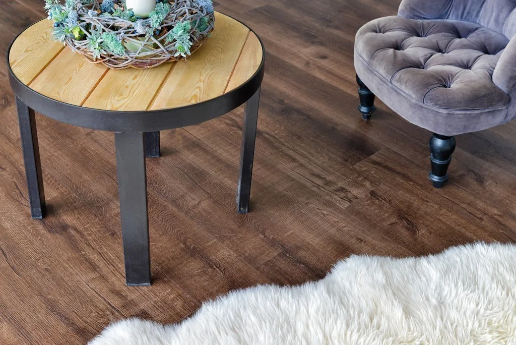 Alpine Floor Real Wood Дуб мокка: в интерьере
