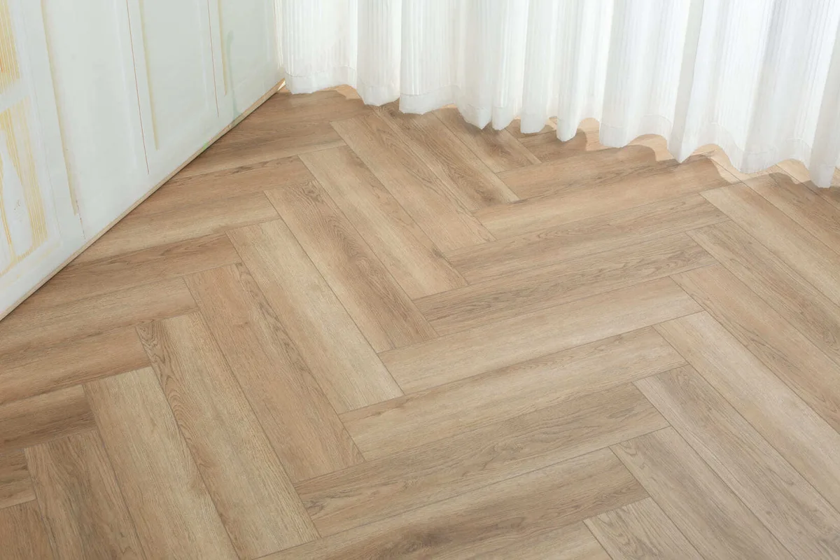 OneFloor SPC ламинат елочка 3028: в интерьере