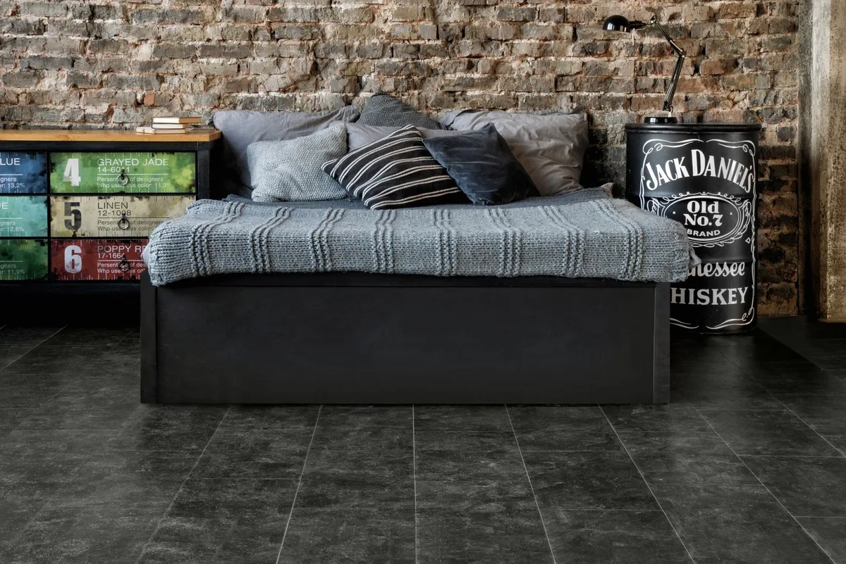 Alpine Floor Stone Mineral Core Ларнака: в интерьере