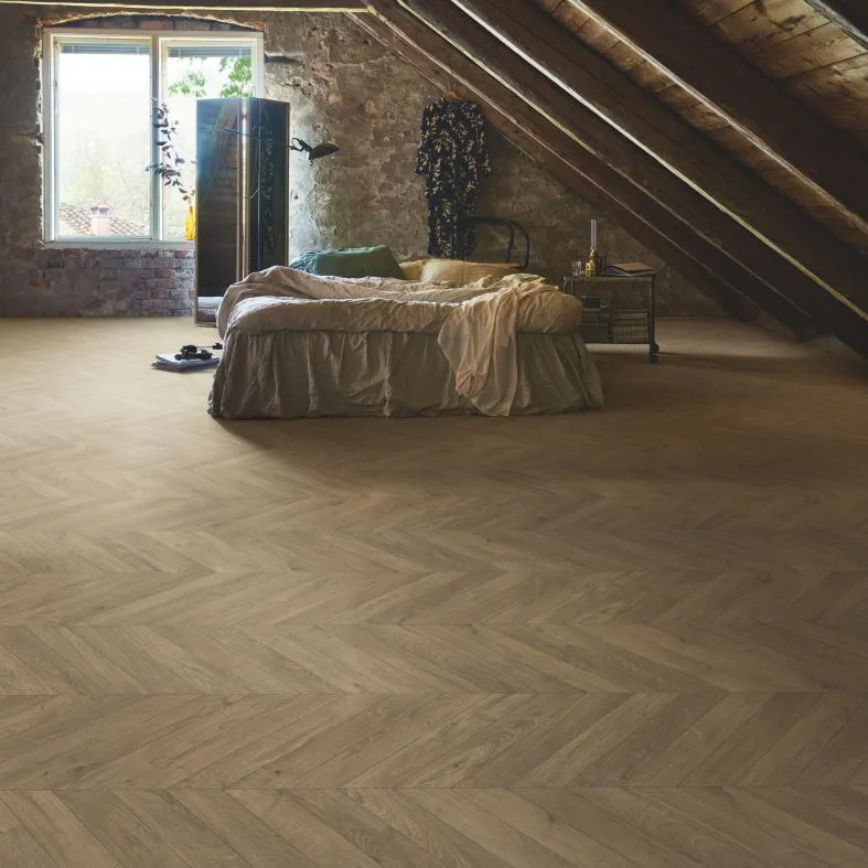 Pergo Chevron 12 pro Дуб оливково-коричневый: в интерьере