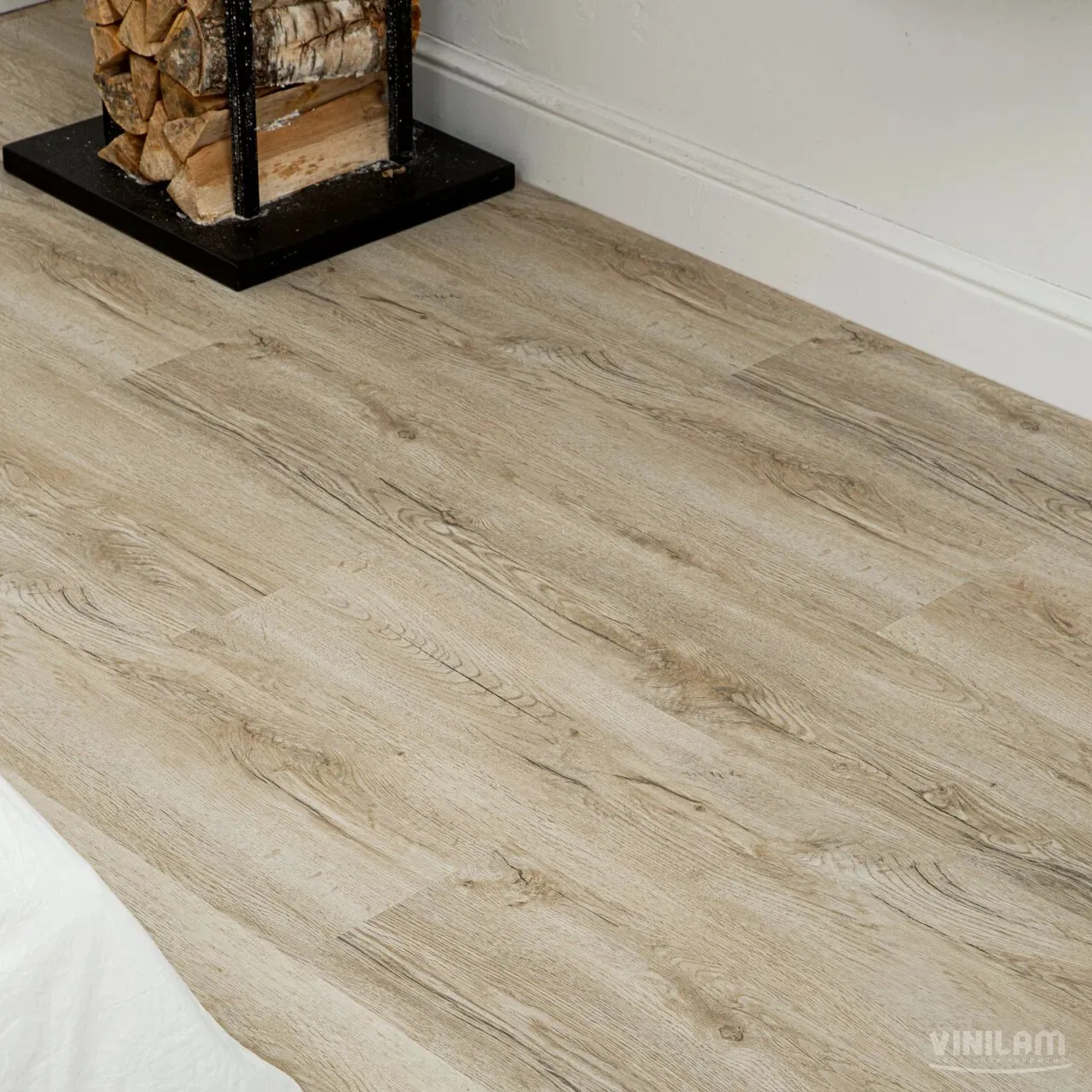 Vinilam Cork Premium WPC Дуб Валенсия: в интерьере