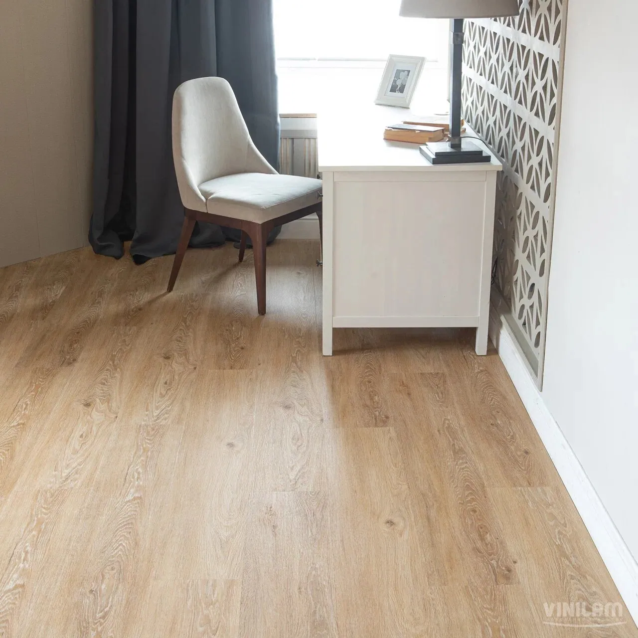 Vinilam Cork Premium WPC Дуб Ронда: в интерьере