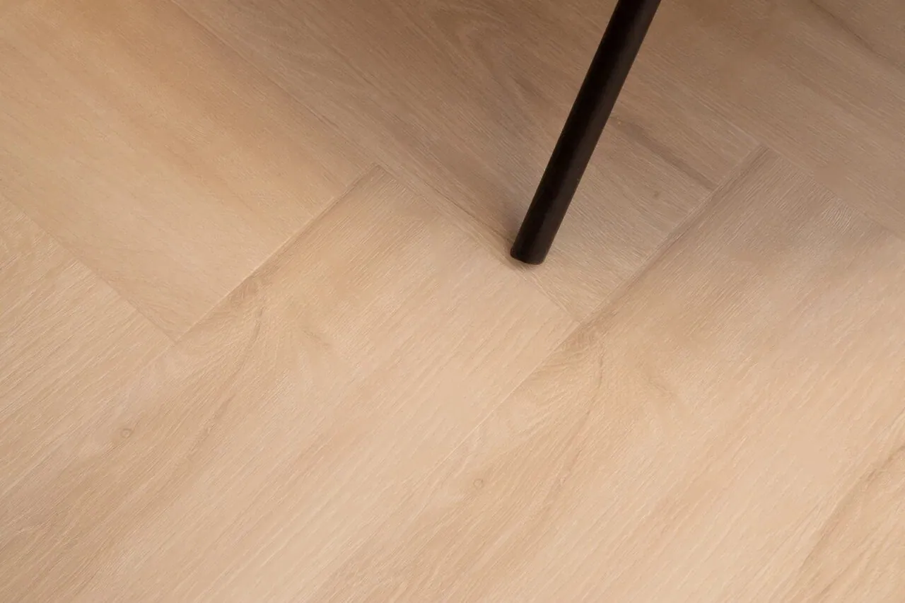 Vinilam VinilPol Herringbone Паркет Руссо: в интерьере