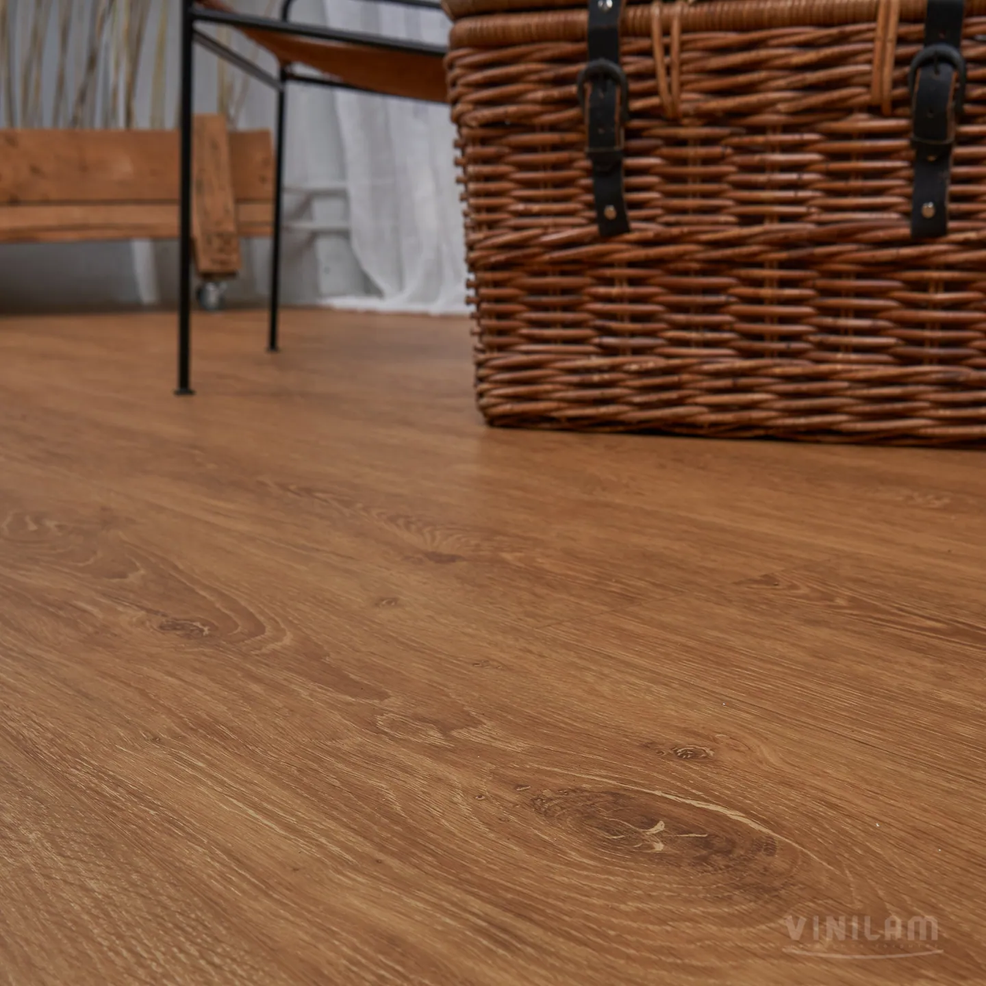 Vinilam Cork WPC Дуб Мейс: в интерьере