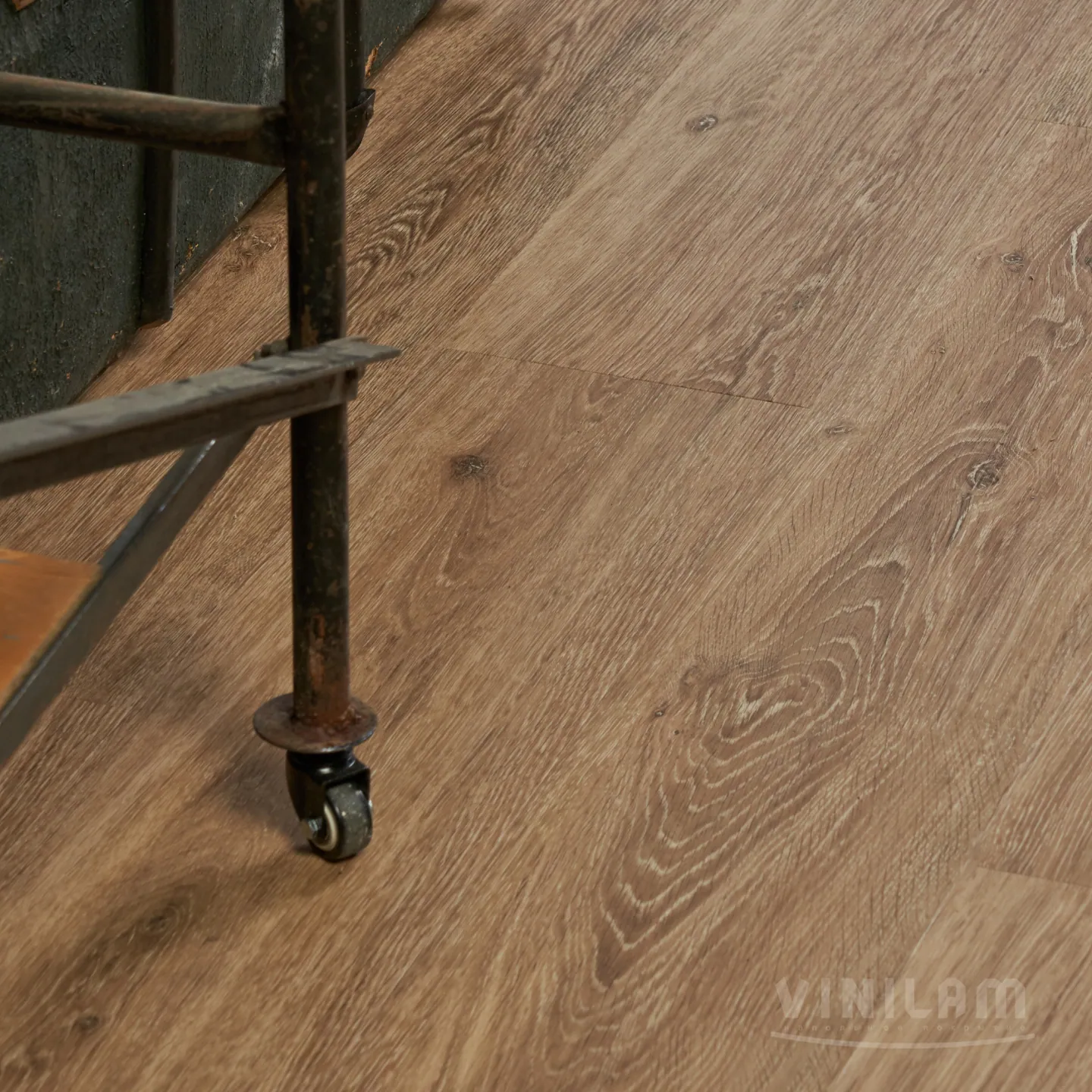 Vinilam Cork WPC Дуб Брюссель: в интерьере