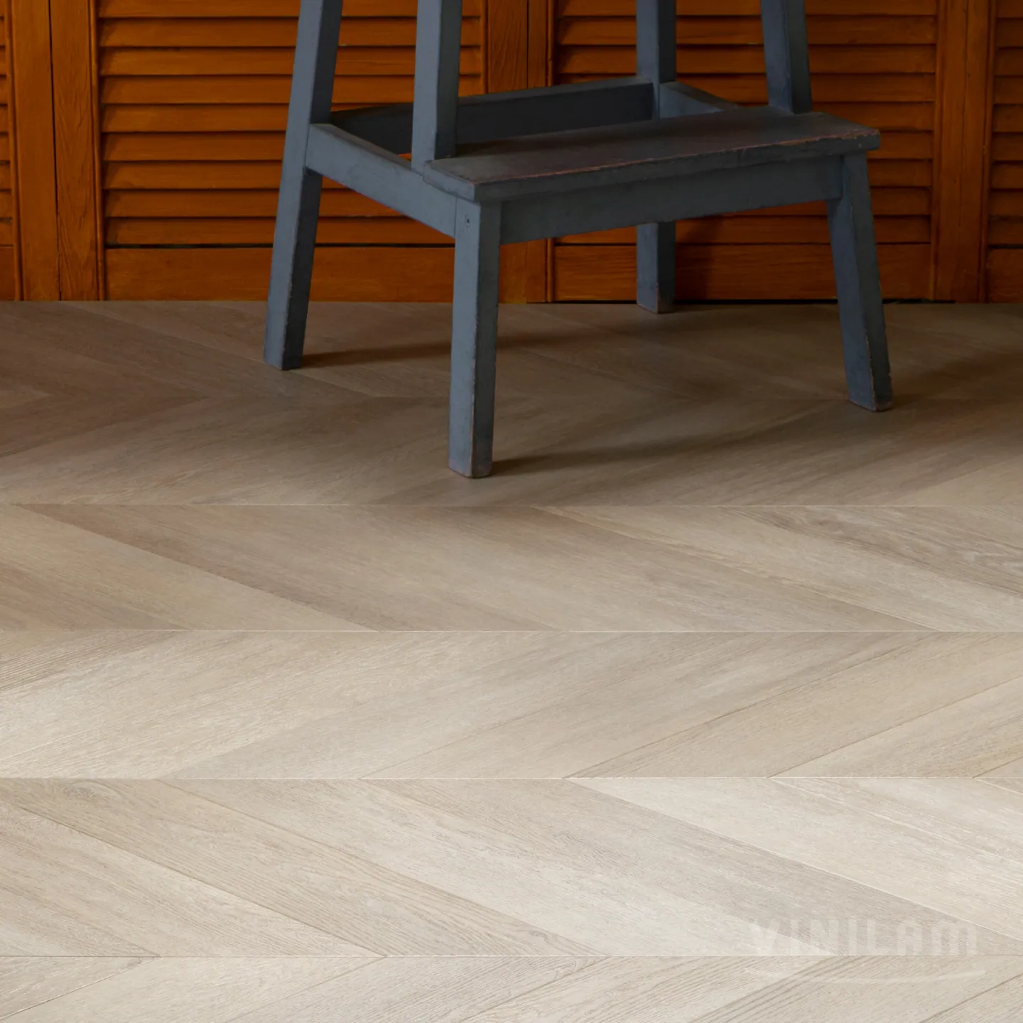 Vinilam Parquet Chevron Glue Шеврон Сезар: в интерьере