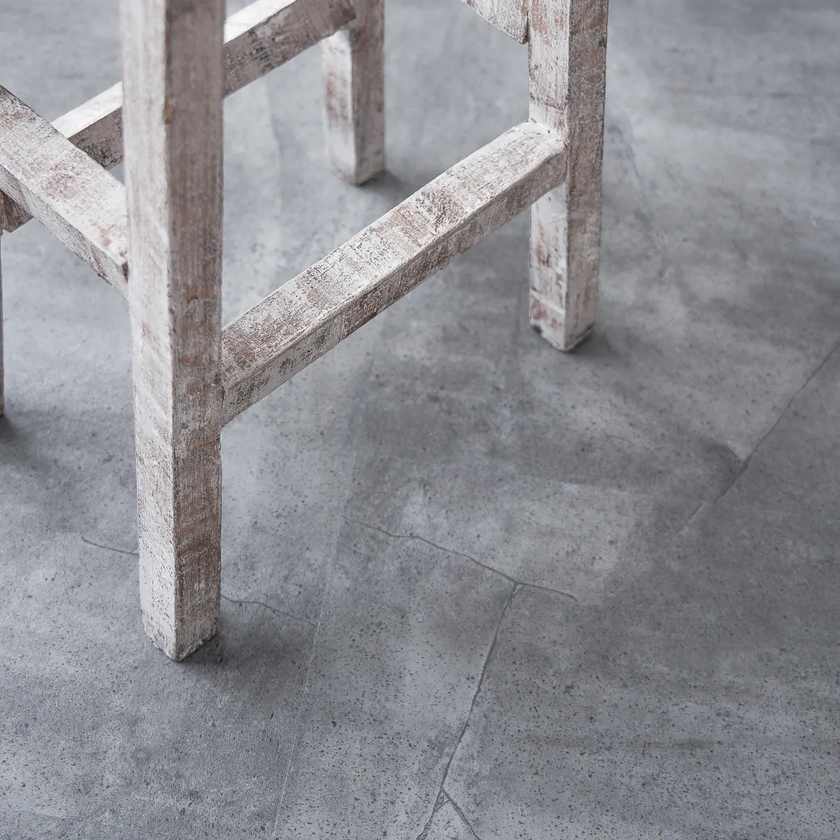 Vinilam Ceramo XXL Stone Glue Серый бетон: в интерьере