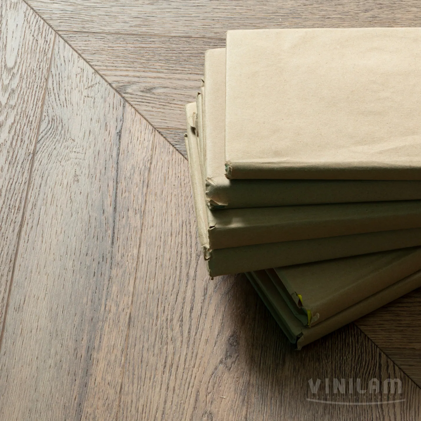Vinilam Parquet Chevron Glue Шеврон Нормандия: в интерьере