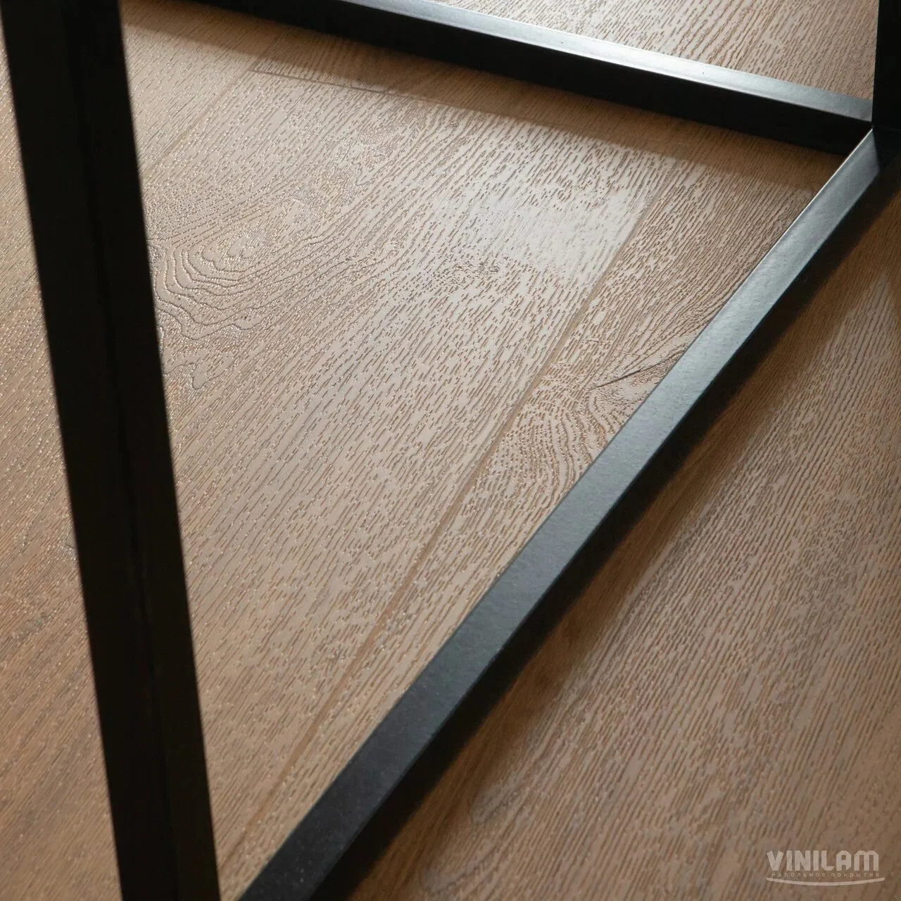 Vinilam Cork Premium WPC Дуб Севилья: в интерьере