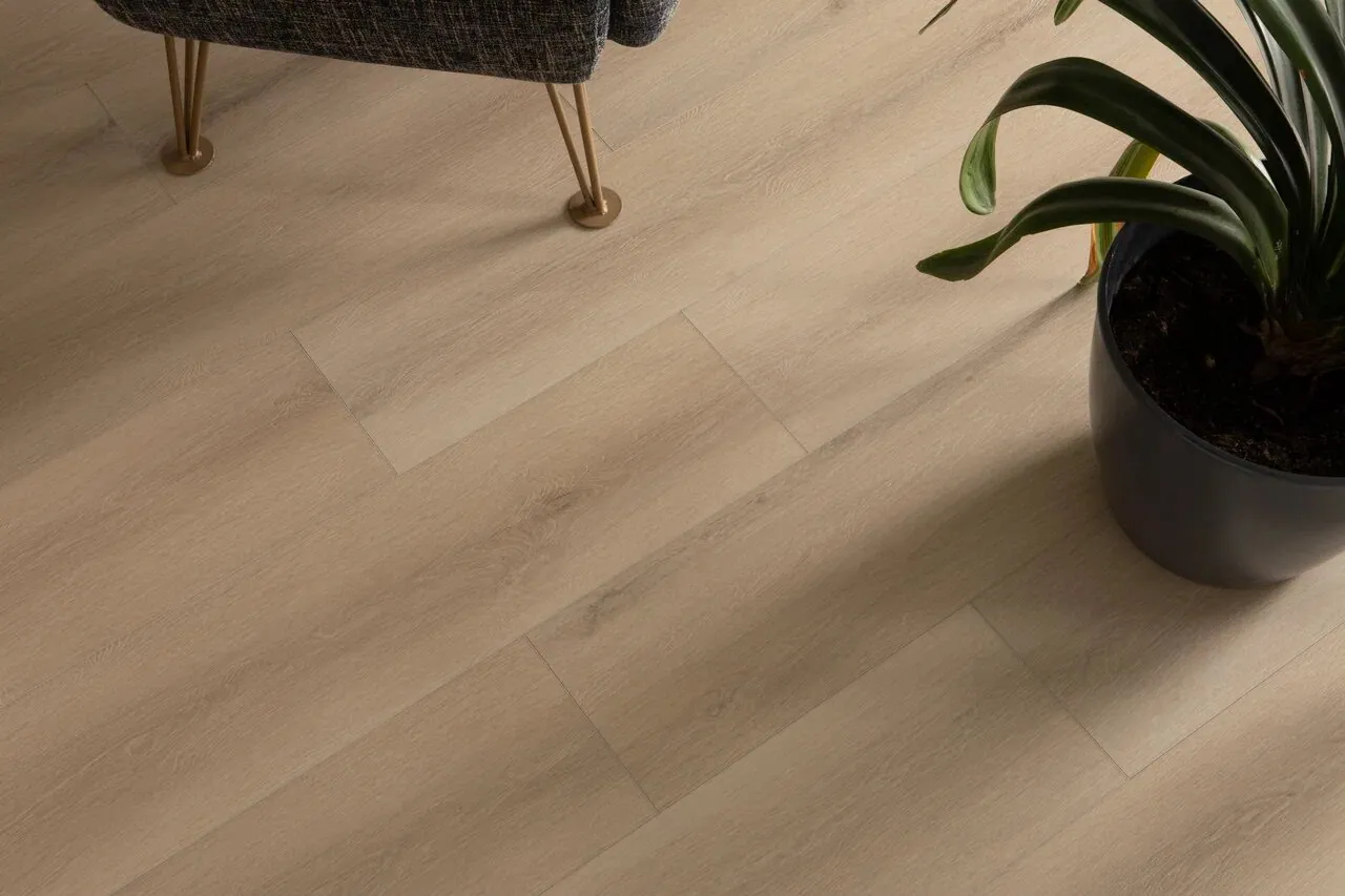 Vinilam Cork WPC Дуб Намюр: в интерьере