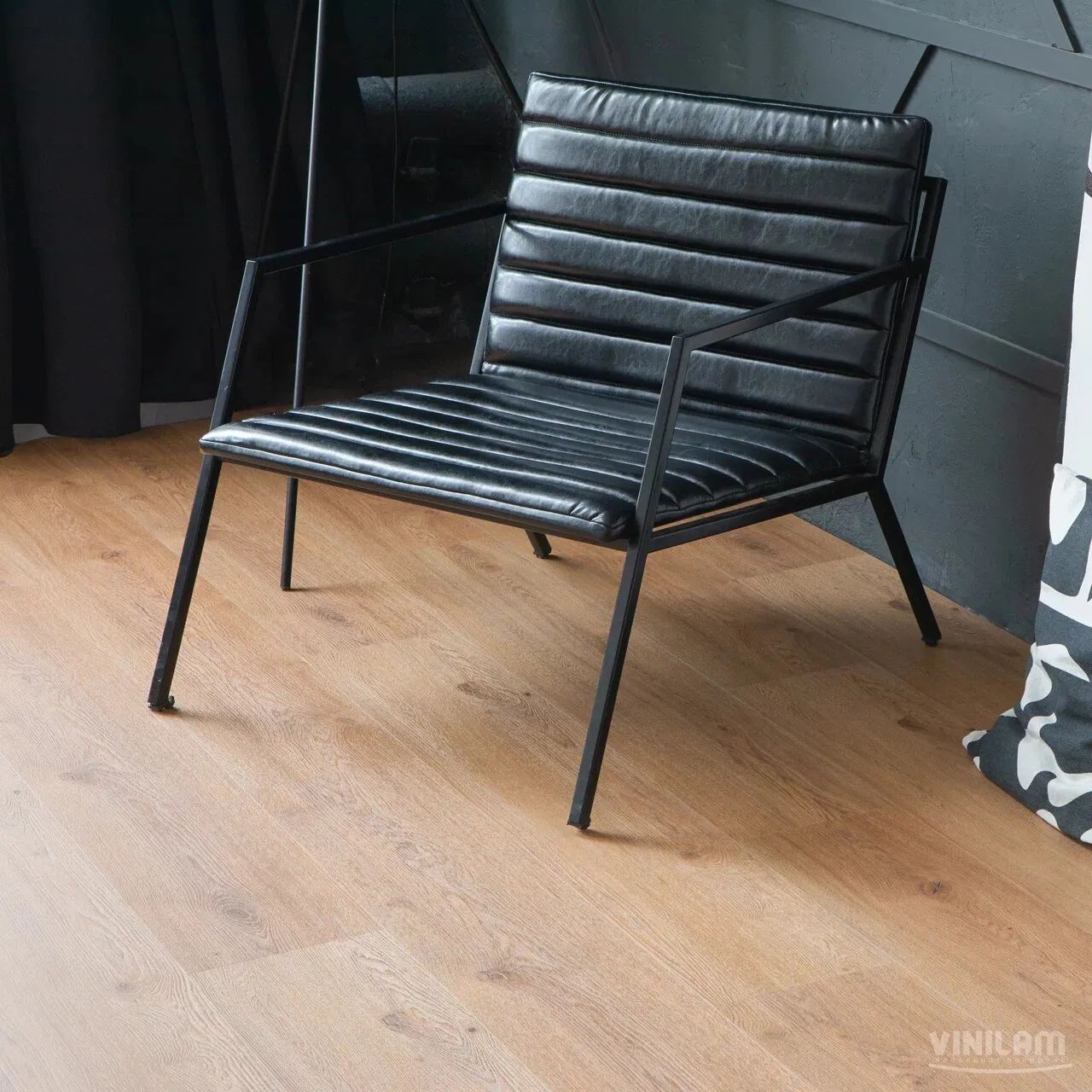 Vinilam Cork Premium WPC Дуб Гранада: в интерьере