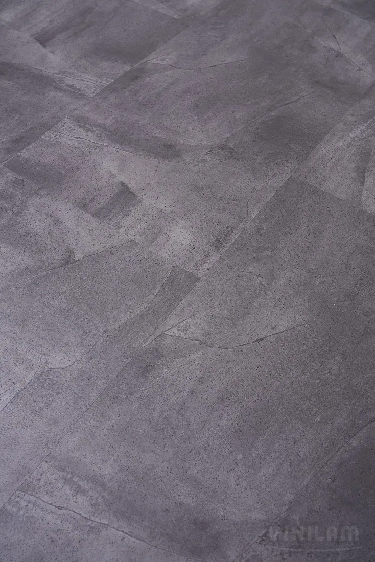 Vinilam Ceramo XXL Stone Glue Серый бетон: в интерьере