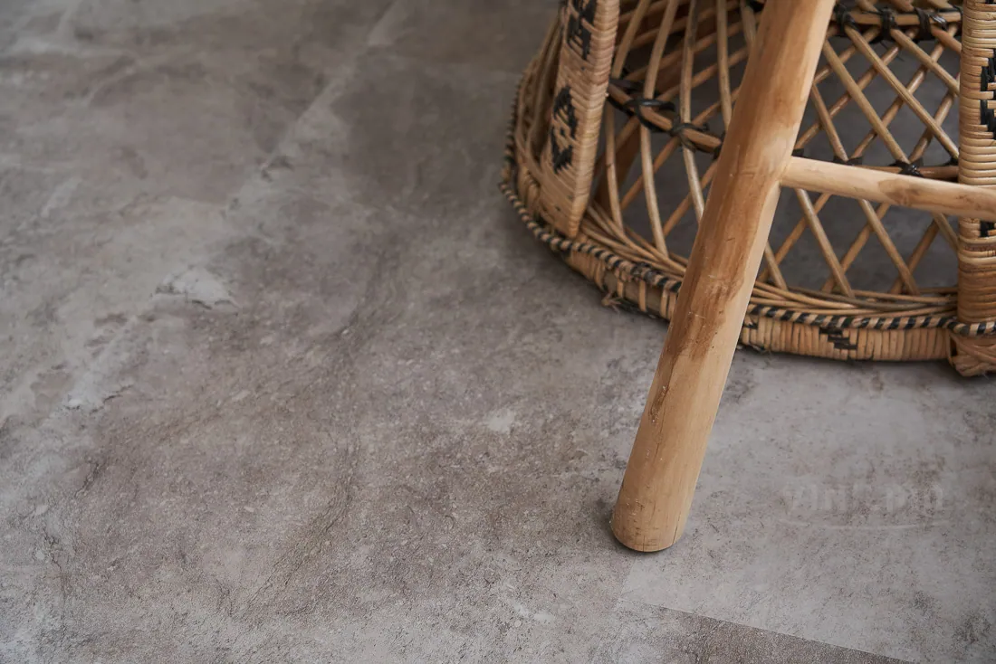 Vinilam Ceramo XXL Stone Click Сланцевый камень: в интерьере