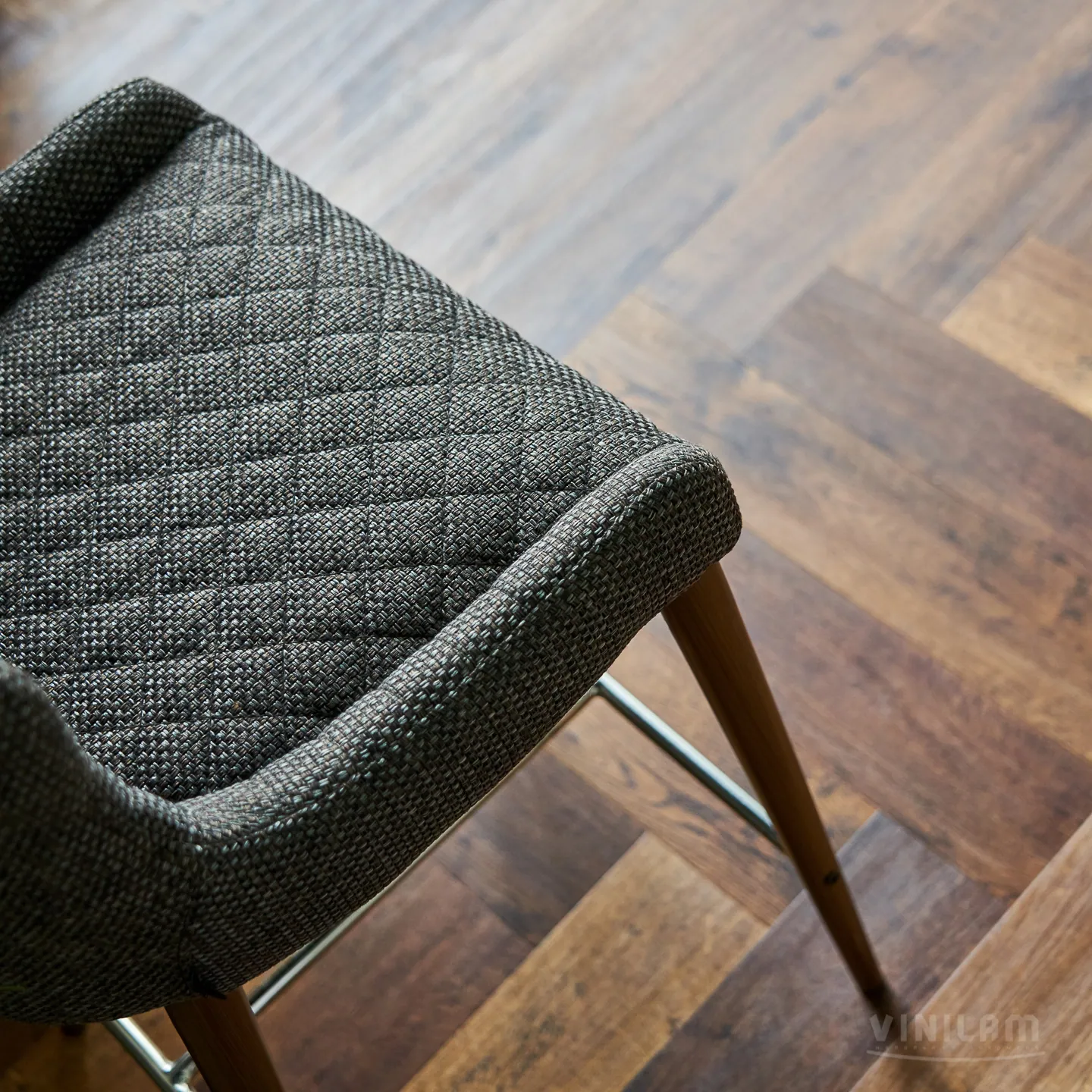 Vinilam Parquet Herringbone Click Паркет Парижский: в интерьере